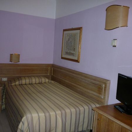 Hotel Ascot Binasco Buitenkant foto