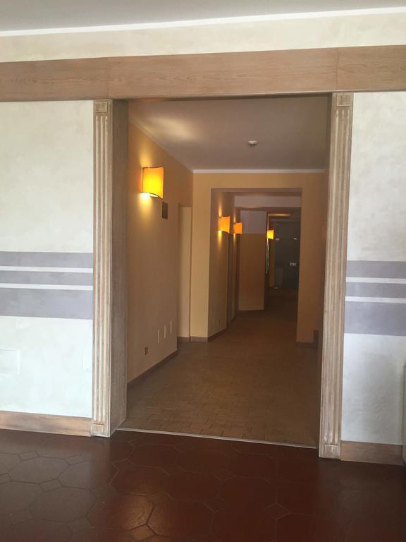 Hotel Ascot Binasco Buitenkant foto