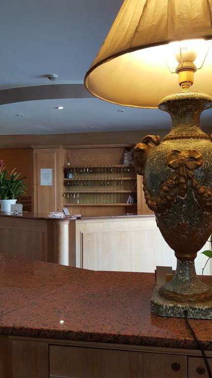 Hotel Ascot Binasco Buitenkant foto