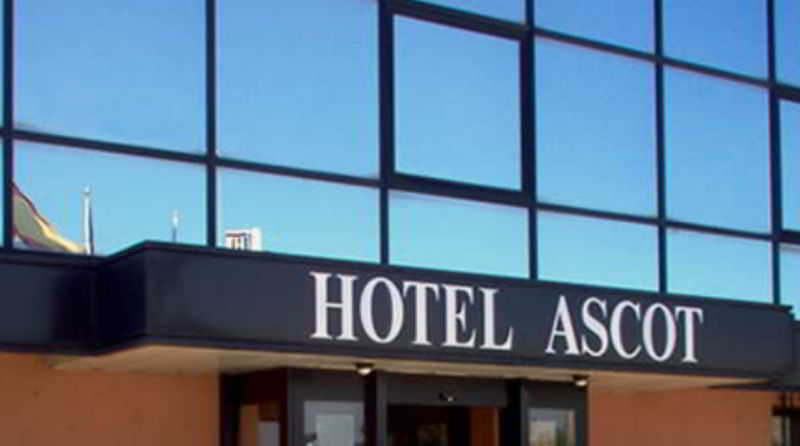 Hotel Ascot Binasco Buitenkant foto